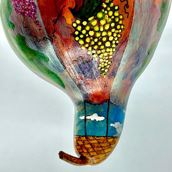 NEW Original Hot Air “ BALLOON of GRAPES ” Hand Crafted Gourd Art Wine Lovers - Picture 15 of 17